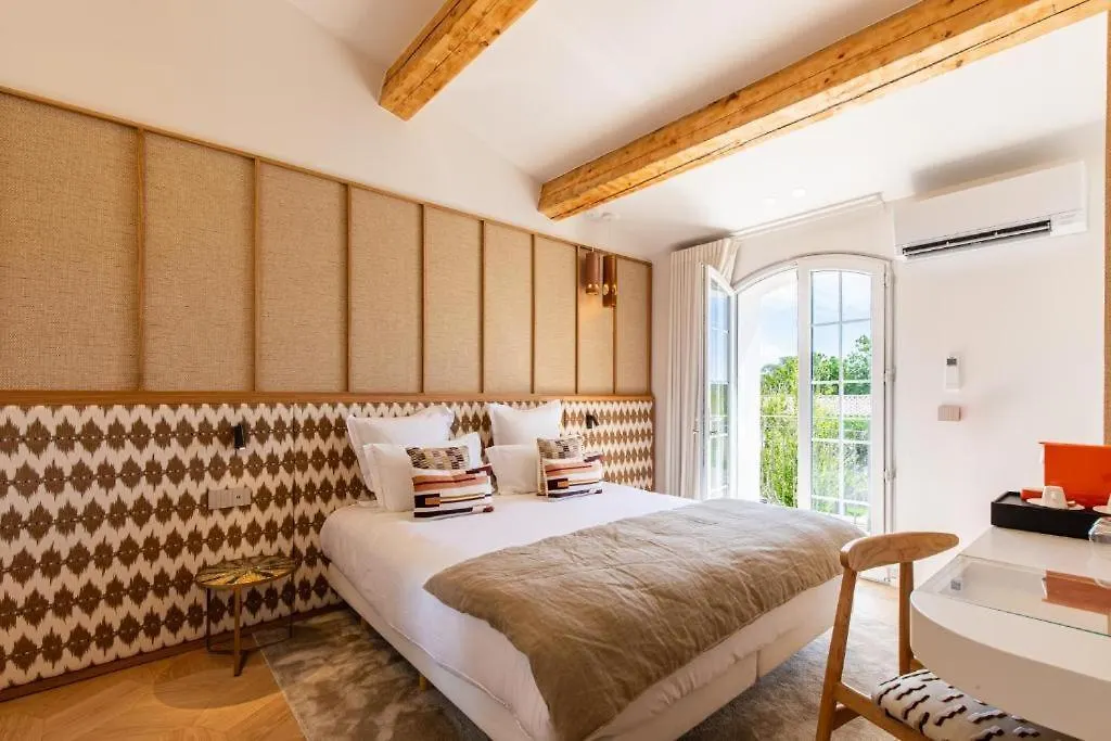 Le Quatre Saisons Et Ses Chambres Raffinees 300 E Par Chambre Saint-Tropez 0*,  France